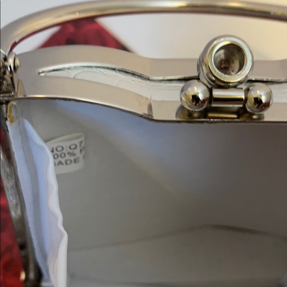 BUNDLE OF FUN WALLETS AND  CLUTCHES/VARIOUS SIZES - Picture 8 of 9